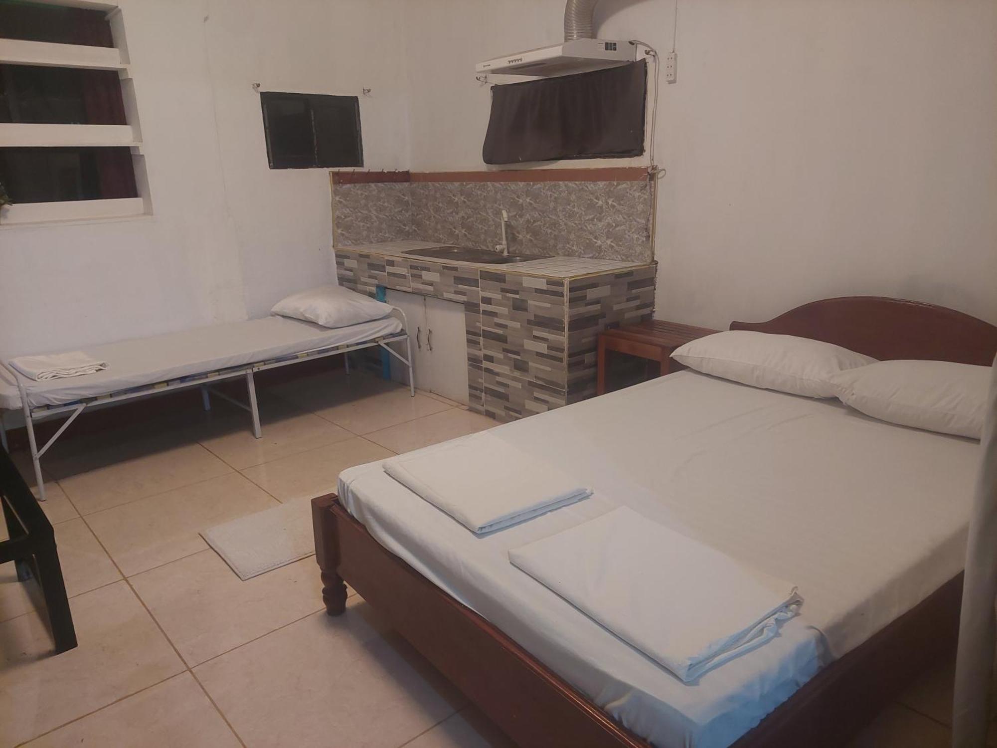 Larmar Bed And Breakfast Puerto Princesa Buitenkant foto
