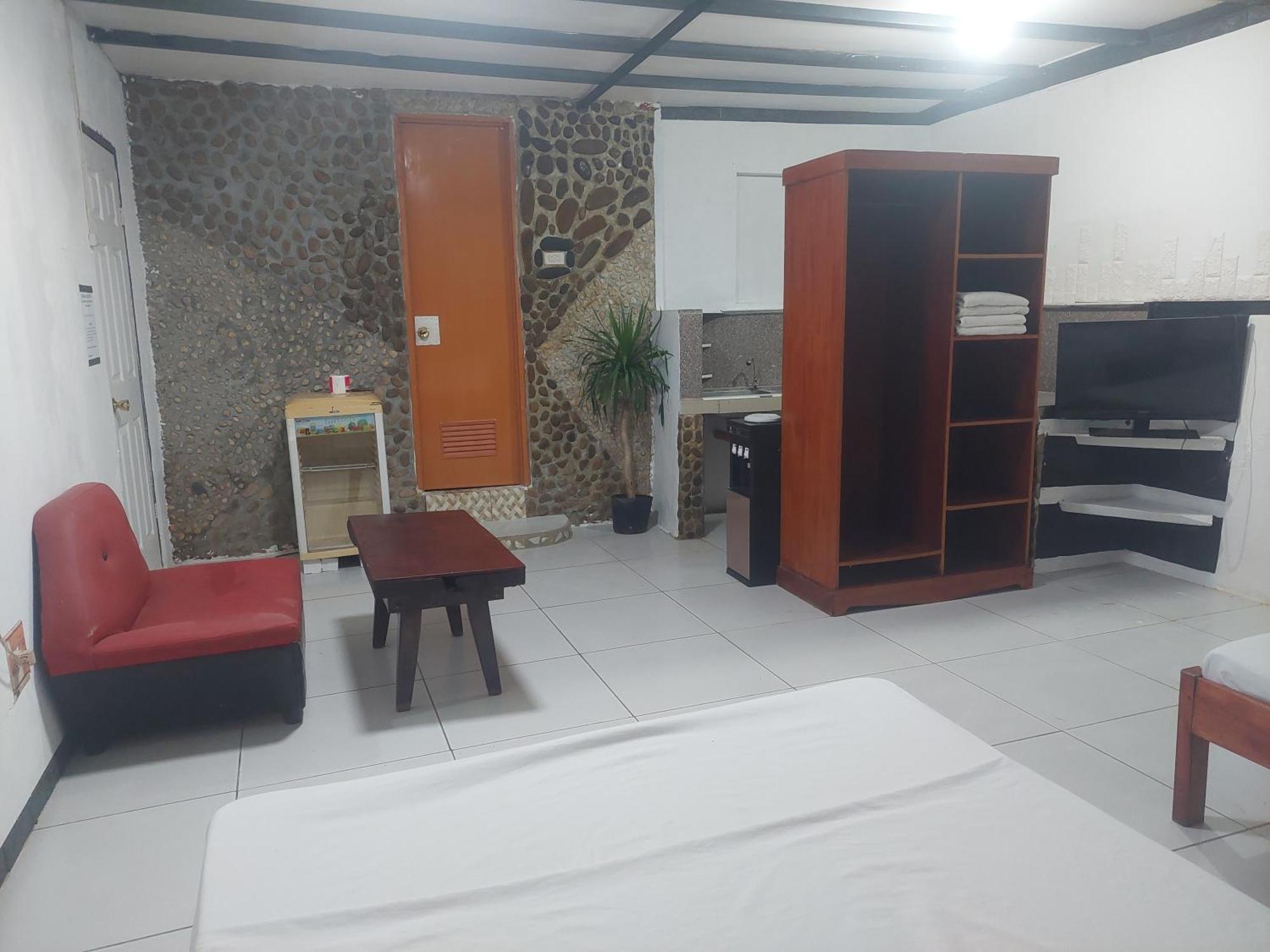Larmar Bed And Breakfast Puerto Princesa Buitenkant foto