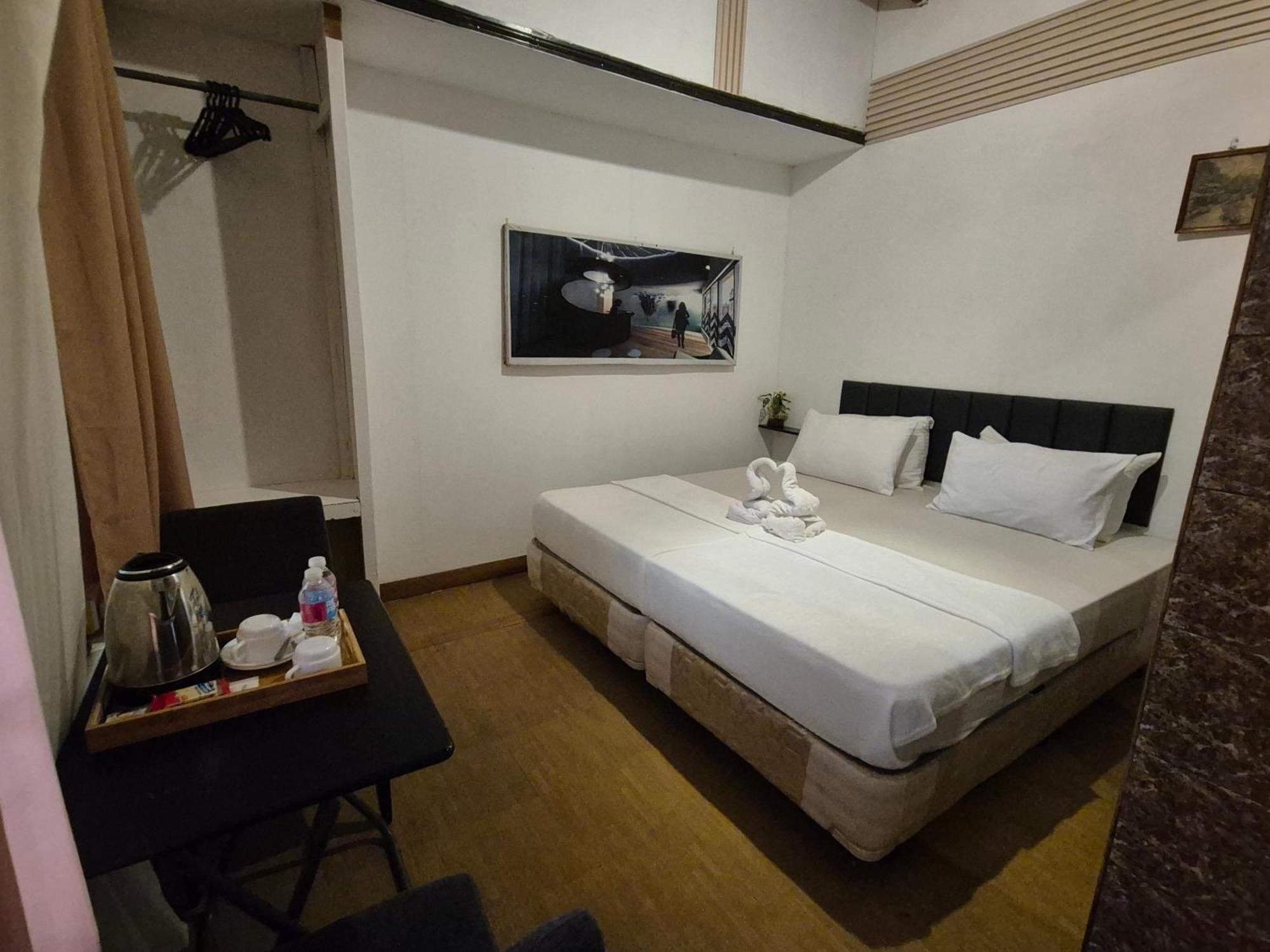 Larmar Bed And Breakfast Puerto Princesa Buitenkant foto