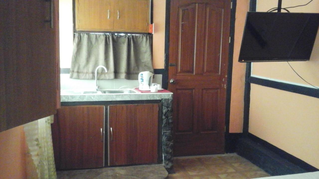 Larmar Bed And Breakfast Puerto Princesa Kamer foto